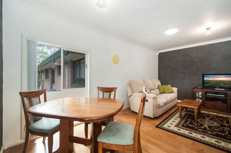 Photo - 2/21 Kent Road, Dapto NSW 2530 - Image 4