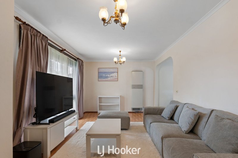 Photo - 2/21 Kerrison Drive, Hampton Park VIC 3976 - Image 4