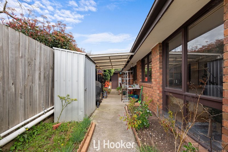 Photo - 2/21 Kerrison Drive, Hampton Park VIC 3976 - Image 12