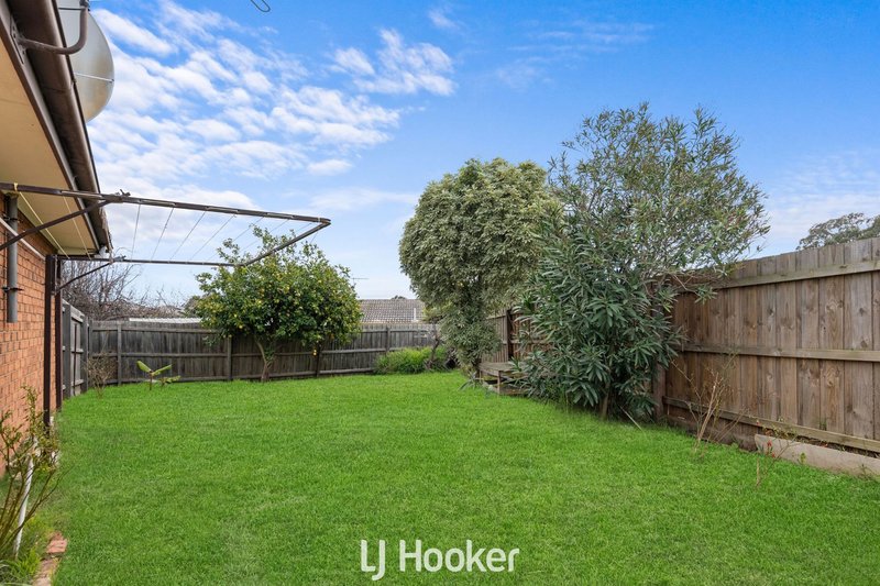 Photo - 2/21 Kerrison Drive, Hampton Park VIC 3976 - Image 14