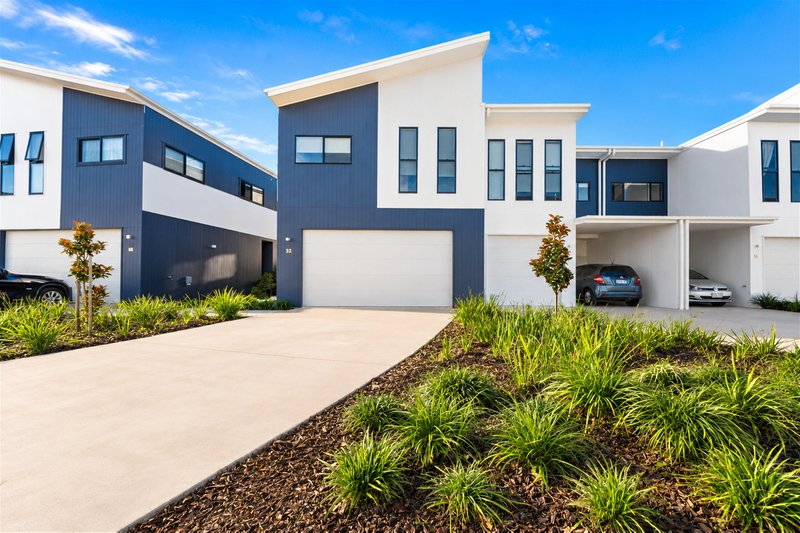 Photo - 22/1 Lake Serenity Boulevard, Helensvale QLD 4212 - Image 1