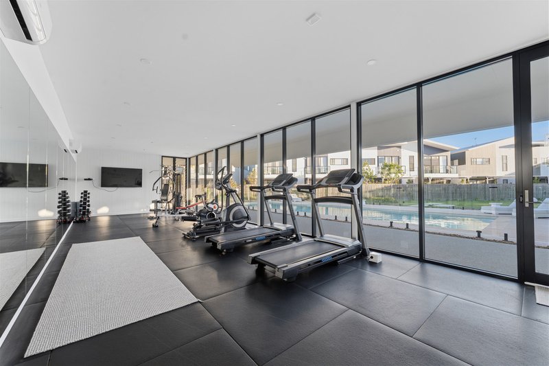 Photo - 22/1 Lake Serenity Boulevard, Helensvale QLD 4212 - Image 3