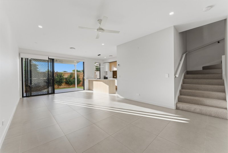 Photo - 22/1 Lake Serenity Boulevard, Helensvale QLD 4212 - Image 5
