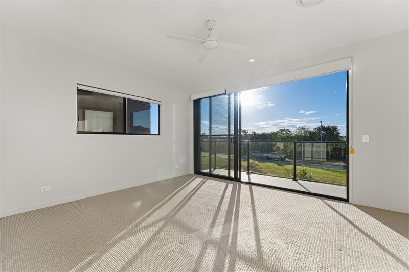 Photo - 22/1 Lake Serenity Boulevard, Helensvale QLD 4212 - Image 14