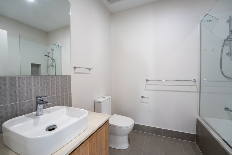 Photo - 22/1 Lake Serenity Boulevard, Helensvale QLD 4212 - Image 16