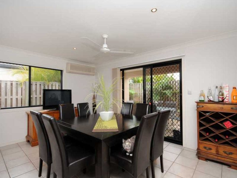 Photo - 2/21 Leopardwood Circuit, Robina QLD 4226 - Image 3