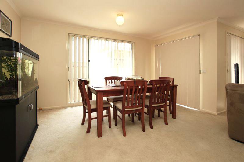 Photo - 2/21 Lindsay Street, Wodonga VIC 3690 - Image 3