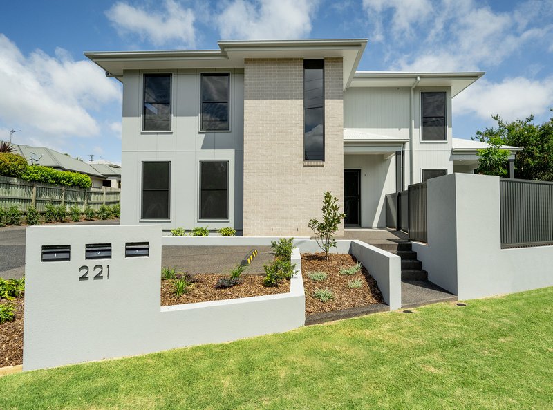 221 Mackenzie Street, Centenary Heights QLD 4350