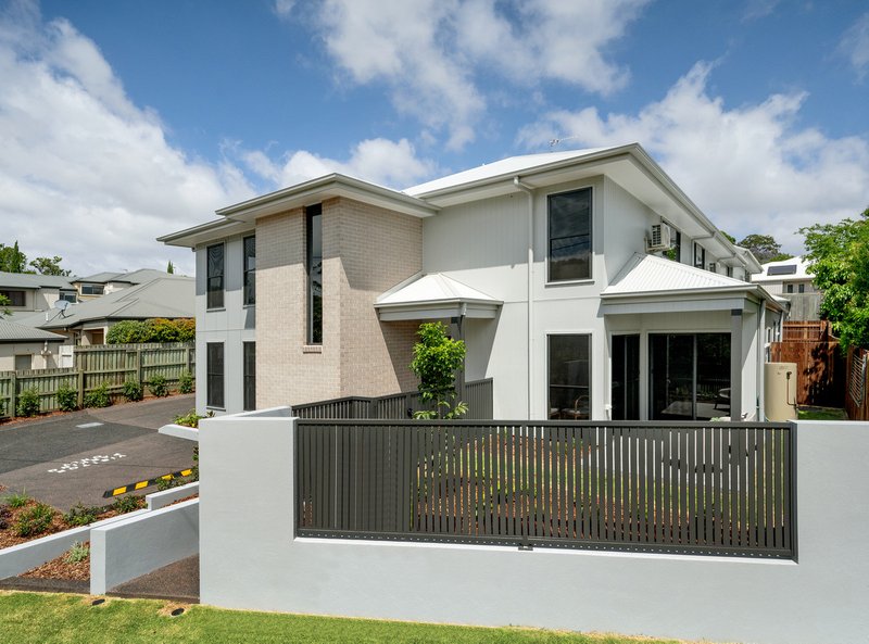 Photo - 221 Mackenzie Street, Centenary Heights QLD 4350 - Image 15