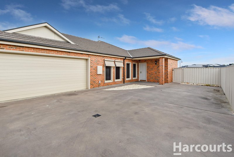 Photo - 2/21 Mctavish Boulevard, Horsham VIC 3400 - Image 3