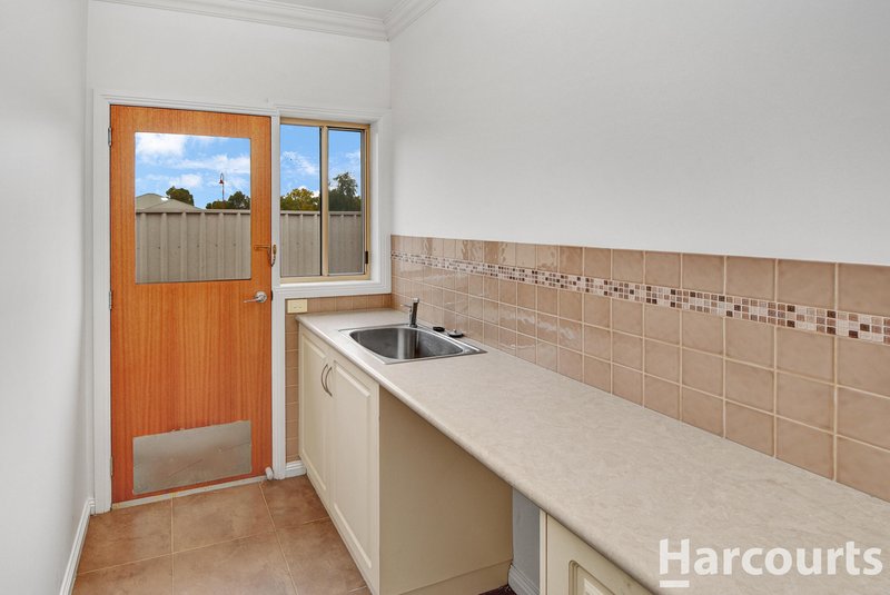 Photo - 2/21 Mctavish Boulevard, Horsham VIC 3400 - Image 14