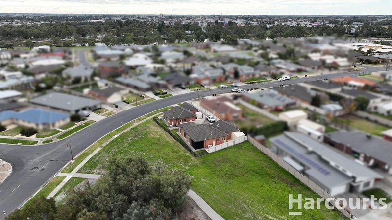 Photo - 2/21 Mctavish Boulevard, Horsham VIC 3400 - Image 15