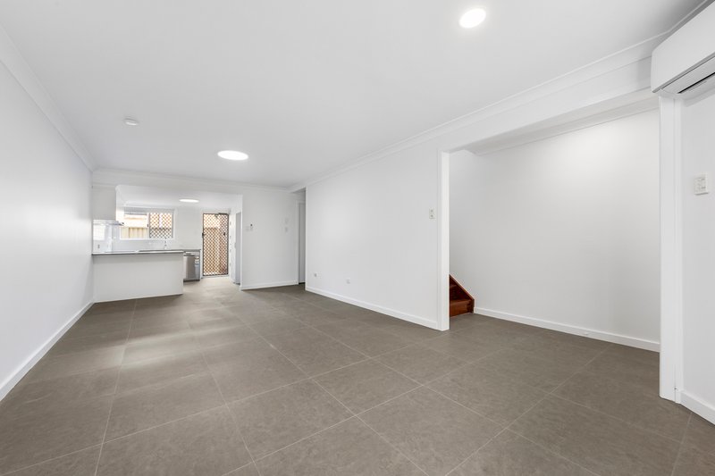 Photo - 2/21 Medina Street, Moorooka QLD 4105 - Image 2