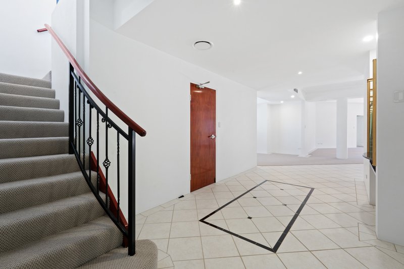Photo - 2/21 Montana Road, Mermaid Beach QLD 4218 - Image 2