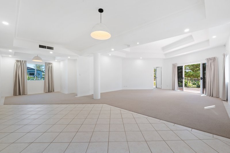 Photo - 2/21 Montana Road, Mermaid Beach QLD 4218 - Image 4