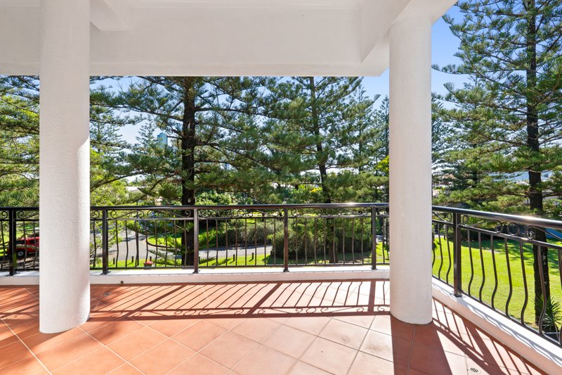 Photo - 2/21 Montana Road, Mermaid Beach QLD 4218 - Image 6