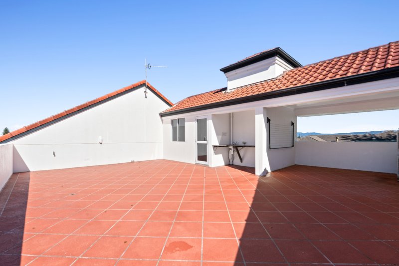 Photo - 2/21 Montana Road, Mermaid Beach QLD 4218 - Image 16