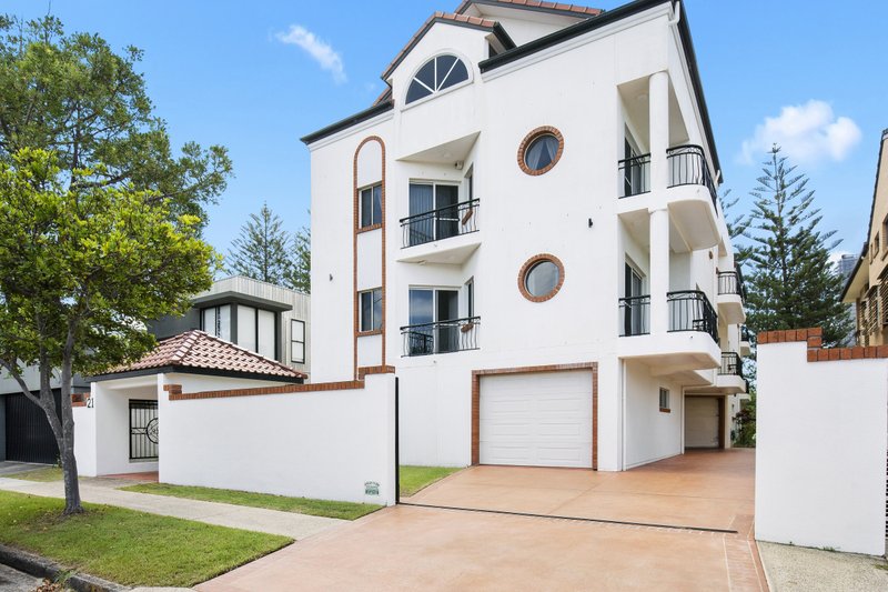 Photo - 2/21 Montana Road, Mermaid Beach QLD 4218 - Image 17