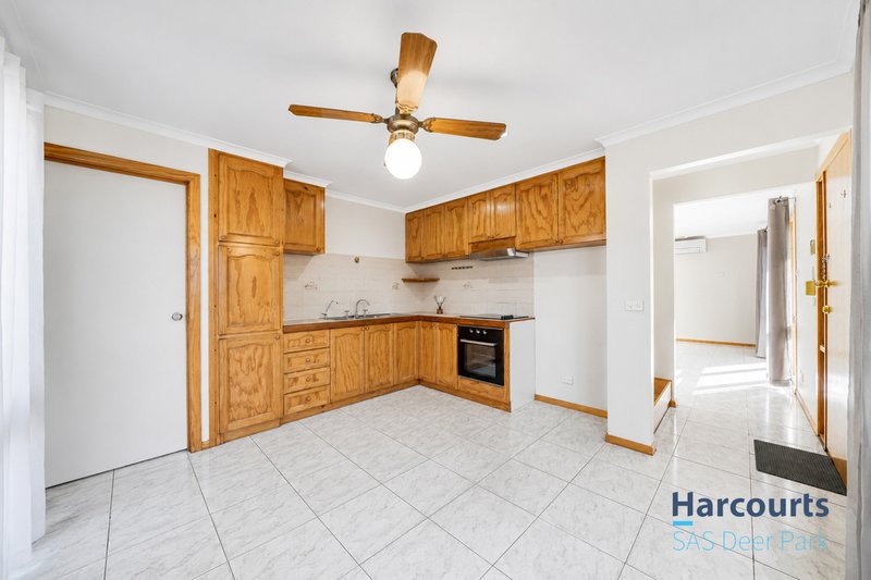 Photo - 2/21 Reaburn Avenue, St Albans VIC 3021 - Image 7