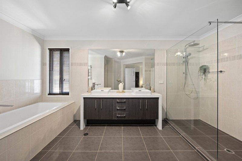 Photo - 221 Ridley Road, Bridgeman Downs QLD 4035 - Image 11