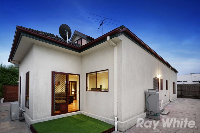 Photo - 2/21 Roberts Avenue, Mulgrave VIC 3170 - Image 10