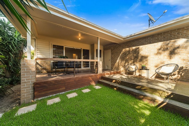Photo - 2/21 Rosslyn Avenue, Seaford VIC 3198 - Image 1
