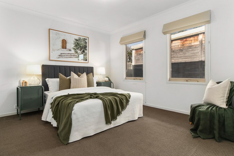 Photo - 2/21 Rosslyn Avenue, Seaford VIC 3198 - Image 4