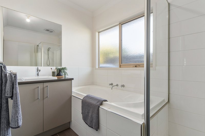 Photo - 2/21 Rosslyn Avenue, Seaford VIC 3198 - Image 7