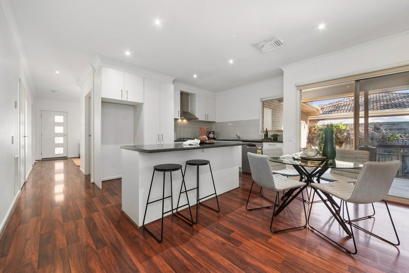 Photo - 2/21 Rosslyn Avenue, Seaford VIC 3198 - Image 11