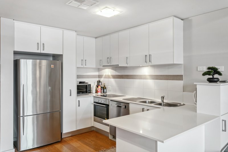 Photo - 2/21 Rowland Street, Subiaco WA 6008 - Image 4