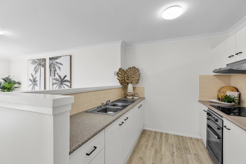 Photo - 2/21 Sandpiper Place, Green Point NSW 2251 - Image 4