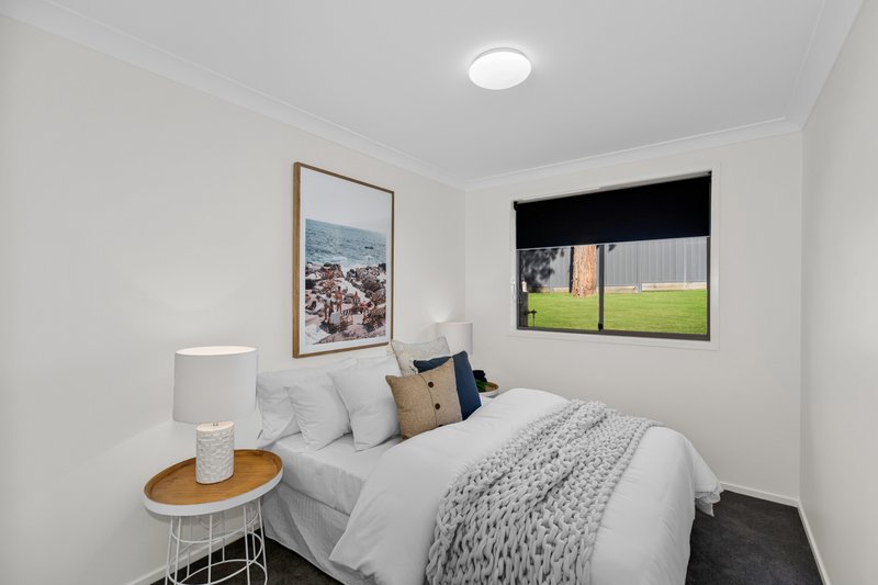 Photo - 2/21 Sandpiper Place, Green Point NSW 2251 - Image 7