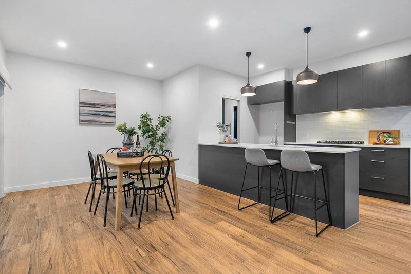 Photo - 2/21 Sandra Avenue, Fawkner VIC 3060 - Image 2