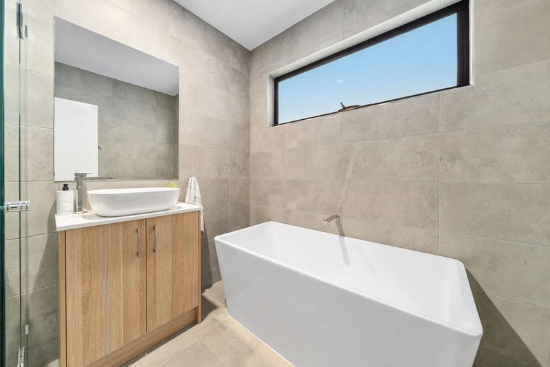 Photo - 2/21 Sandra Avenue, Fawkner VIC 3060 - Image 11