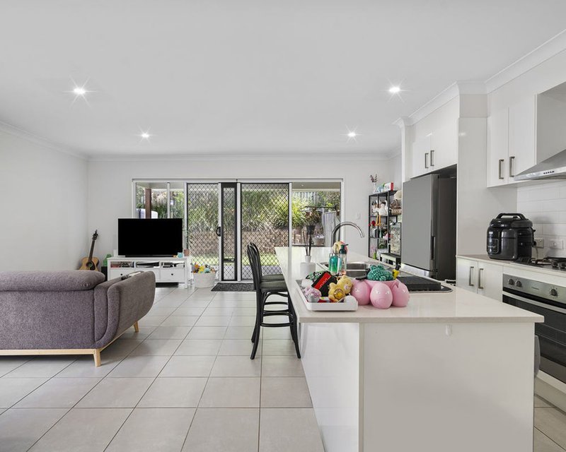 Photo - 2/21 Sevenhill Place, Doolandella QLD 4077 - Image 3