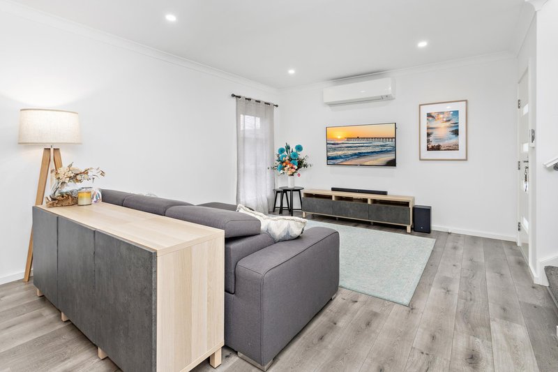 Photo - 2/21 Theodore Street, Oak Flats NSW 2529 - Image 6