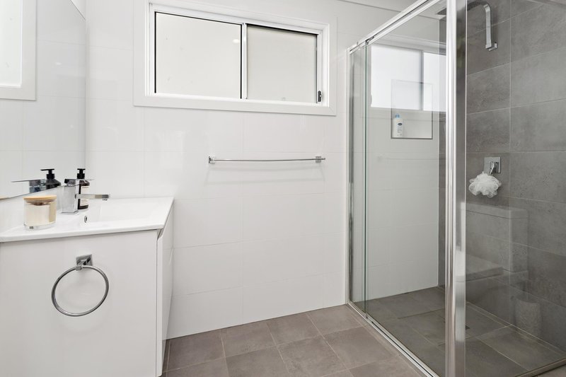 Photo - 2/21 Theodore Street, Oak Flats NSW 2529 - Image 13