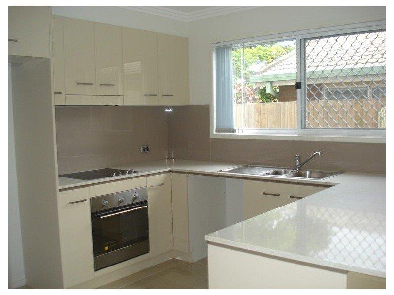 Photo - 2/21 Thompson Crescent, Clontarf QLD 4019 - Image 3
