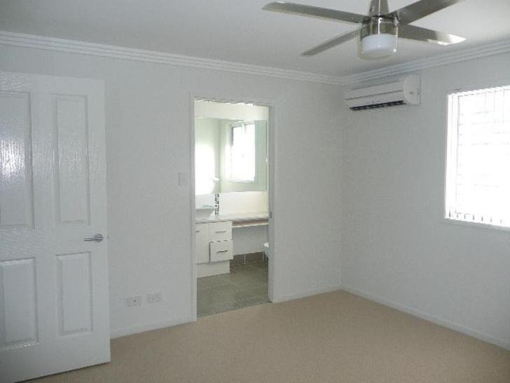 Photo - 2/21 Thompson Crescent, Clontarf QLD 4019 - Image 5