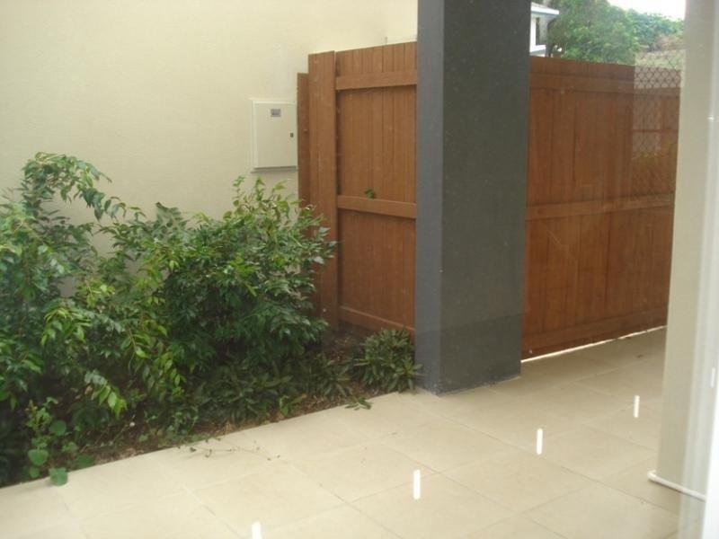 Photo - 2/21 Thompson Crescent, Clontarf QLD 4019 - Image 7