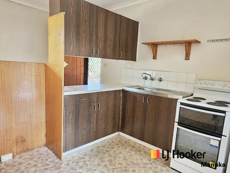 Photo - 2/21 Thomson Street, Chifley ACT 2606 - Image 2