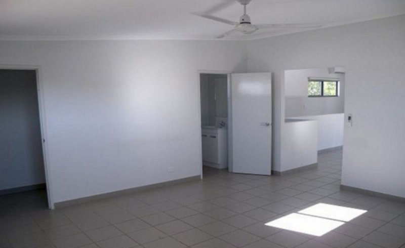 Photo - 22/10 Damascene Crescent, Bellamack NT 0832 - Image 6