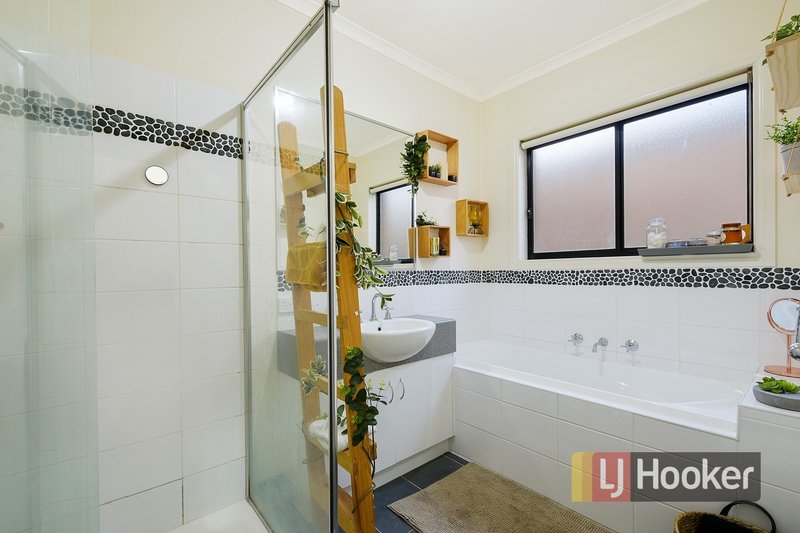 Photo - 22/103 Army Road, Pakenham VIC 3810 - Image 9