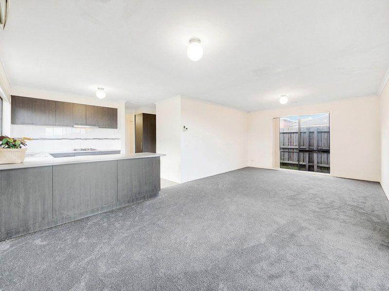 Photo - 22/107 Army Road, Pakenham VIC 3810 - Image 4