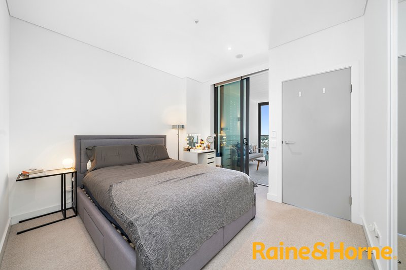 Photo - 2210/8 Walker Street, Rhodes NSW 2138 - Image 5