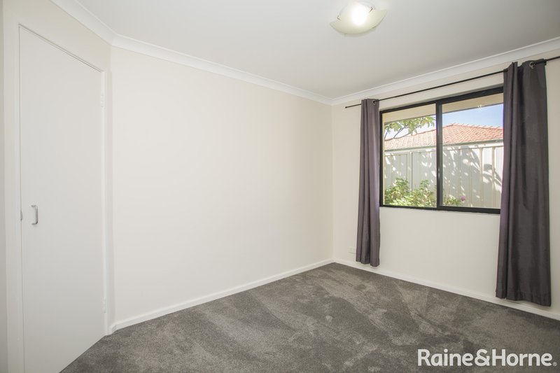 Photo - 22/11 Elvire Street, Viveash WA 6056 - Image 7