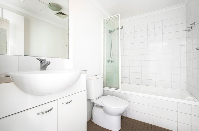 Photo - 221/1 Phillip Street, Petersham NSW 2049 - Image 6