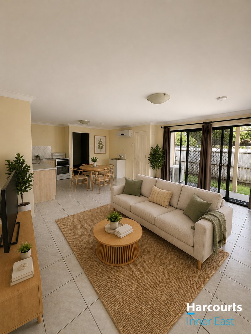 Photo - 2/2117 Wynnum Road, Wynnum West QLD 4178 - Image 1