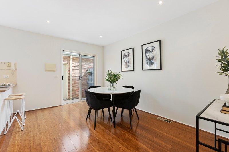 Photo - 2/212-214 Charman Road, Cheltenham VIC 3192 - Image 4