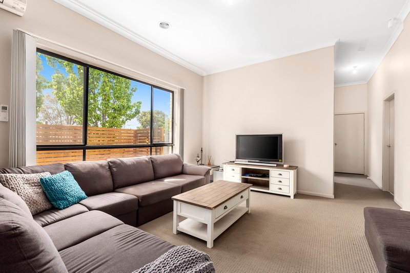 Photo - 22/12 Irvine Street, Mitcham VIC 3132 - Image 2